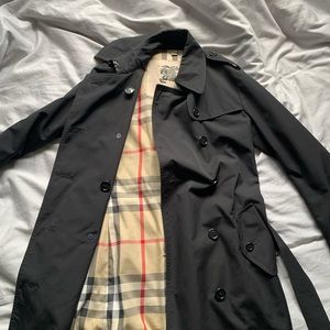 Burberry Trench Coat. Size 4 US. Black. Next to perfect condition